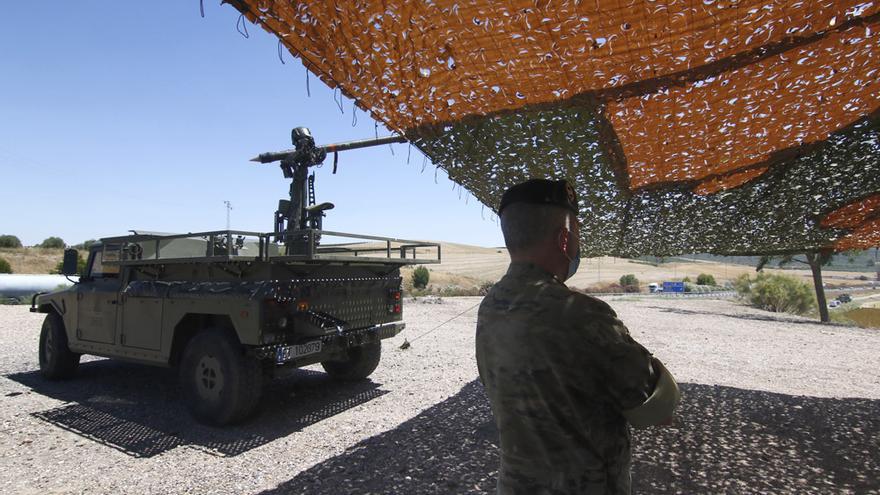 La ministra de Defensa visita los terrenos de La Rinconada donde se ubicará la base logística del Ejército