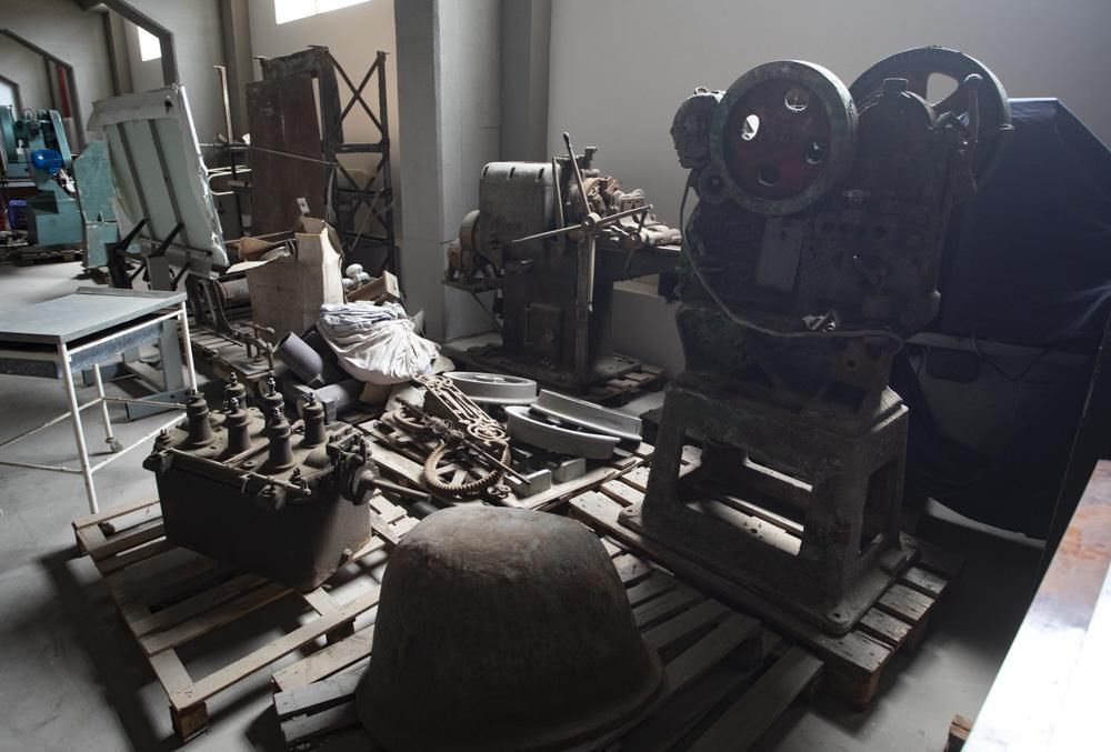 Comienza el traslado del archivo de AHM desde la nave que albergará el futuro Museo Industrial.