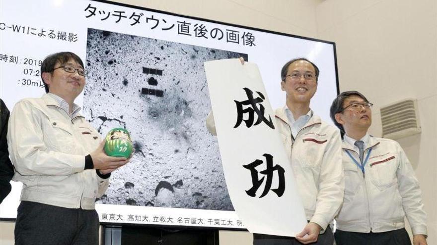 Una sonda japonesa se posa sobre un asteroide situado a 300 millones de kilómetros