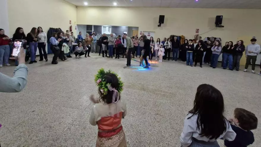 El centro social se sumerge en la magia del Carnaval