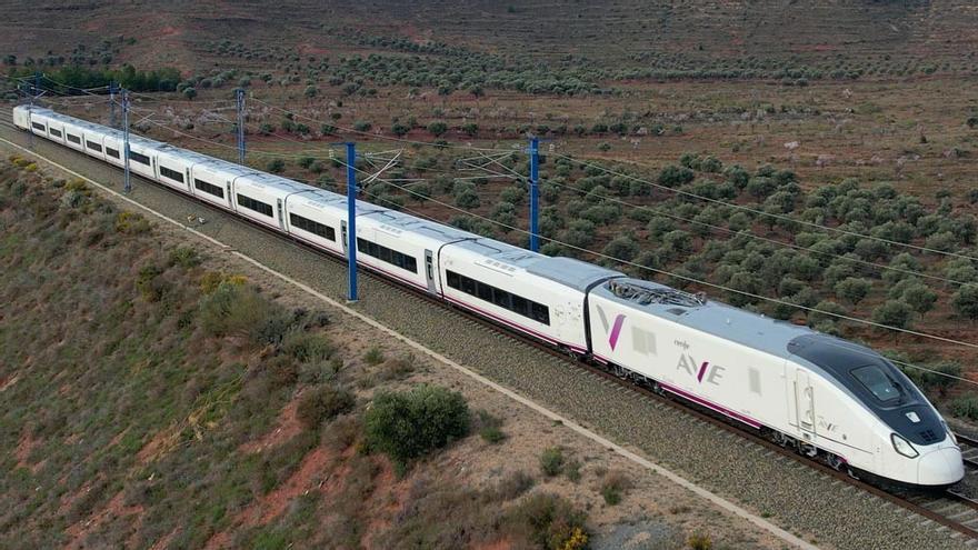 Renfe pone en circulación los S106 para el servicio Avlo Valladolid-Alicante/Murcia