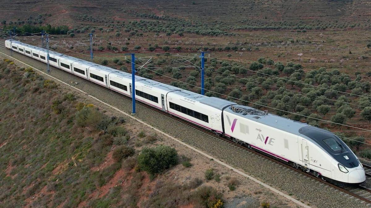 Así son los nuevos trenes S106 de Renfe para el servicio Avlo Valladolid-Alicante/Murcia.