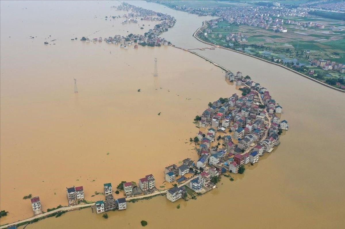 zentauroepp54100383 topshot   this aerial view shows submerged streets and inund200713170500