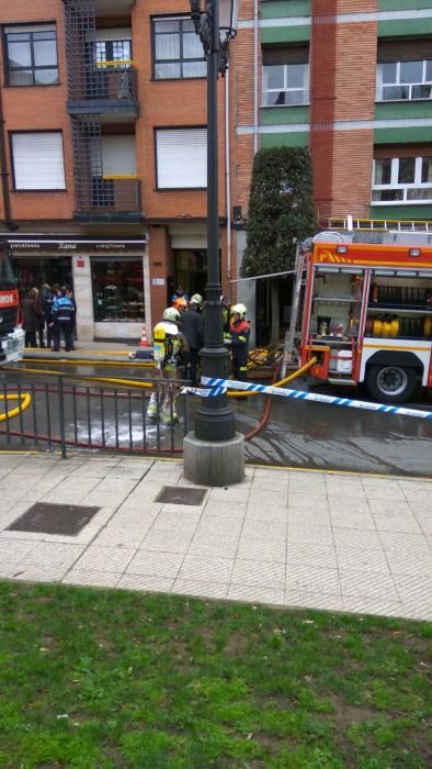 Incendio en un local de Oviedo