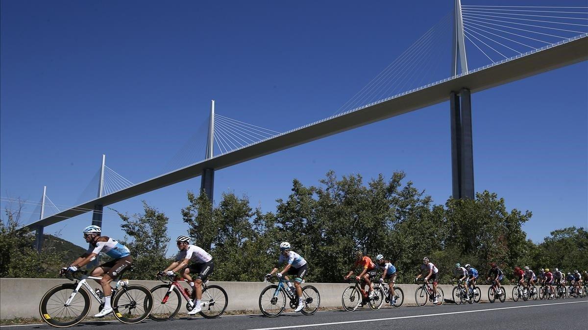 segea54769348 millau  france   04 09 2020   the peloton is on the way unde200904142349