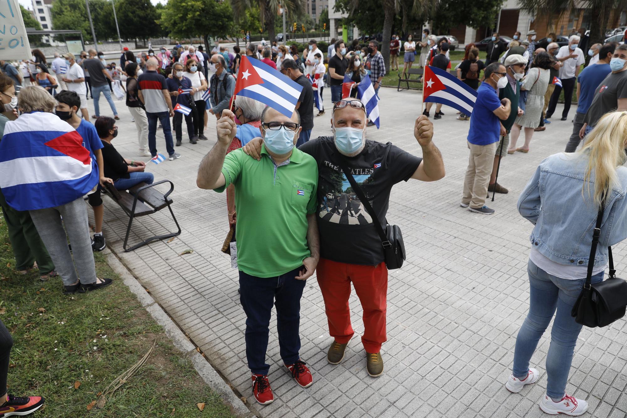 Gijón, Plaza de la Habana, concentración a favor de la revolución cubana