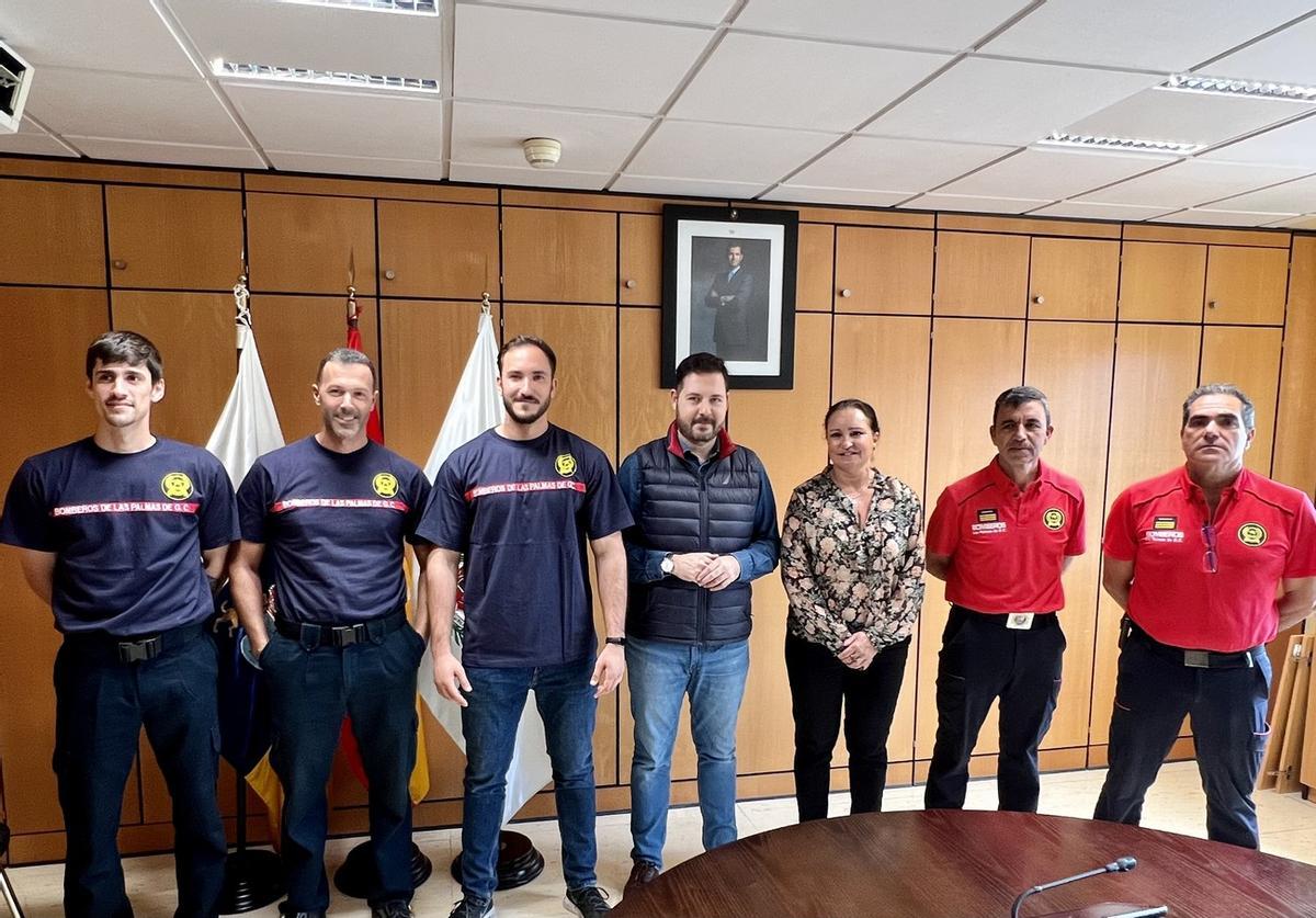 Imagen del acto de toma de posesión de tres nuevos bomberos de Las Palmas de Gran Canaria.