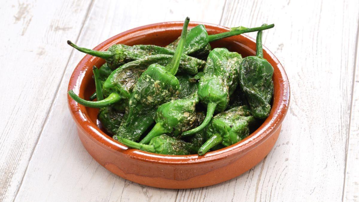 Un plato de pimientos de Padrón.