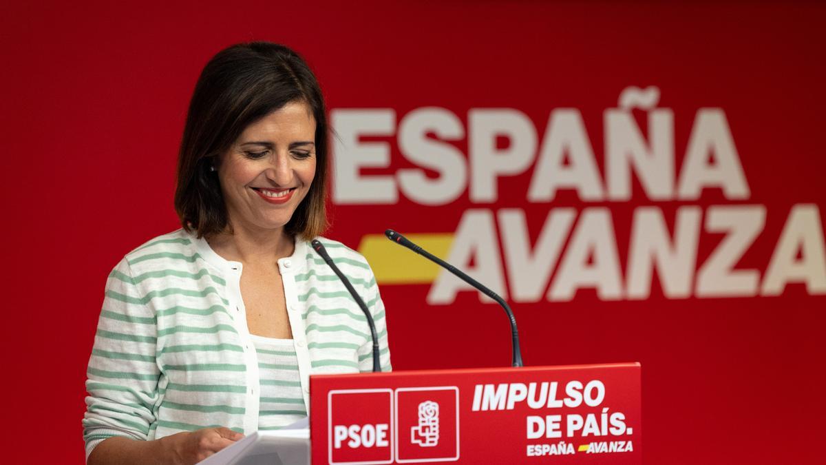 La portavoz del PSOE, Esther Peña, en una rueda de prensa desde la sede nacional del partido.