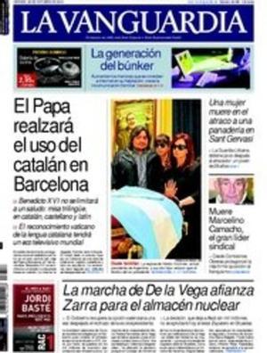 A dins ’La Vanguardia’ destaca també que Rubalcaba talla les especulacions: Batasuna ha de plantar ETA; que Artur Mas es compromet a no fer un pas enrere en la immersió; que la família de Joan Solà critica els polítics per deixar-nos sols, i que el Camp Nou respon: l’assistència mitjana a l’estadi sobrepassa els 75.000 aficionats.