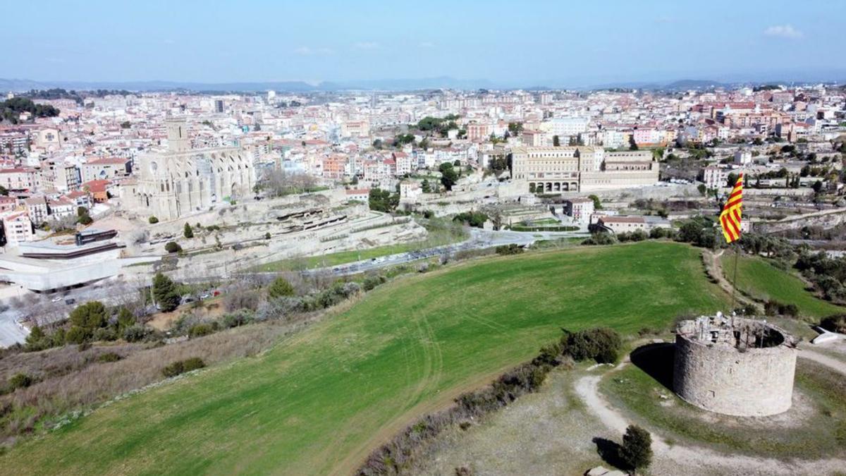 La torre de Santa Caterina i les vistes que ofereix | ARXIU/SALVADOR CAMPDERRÓS