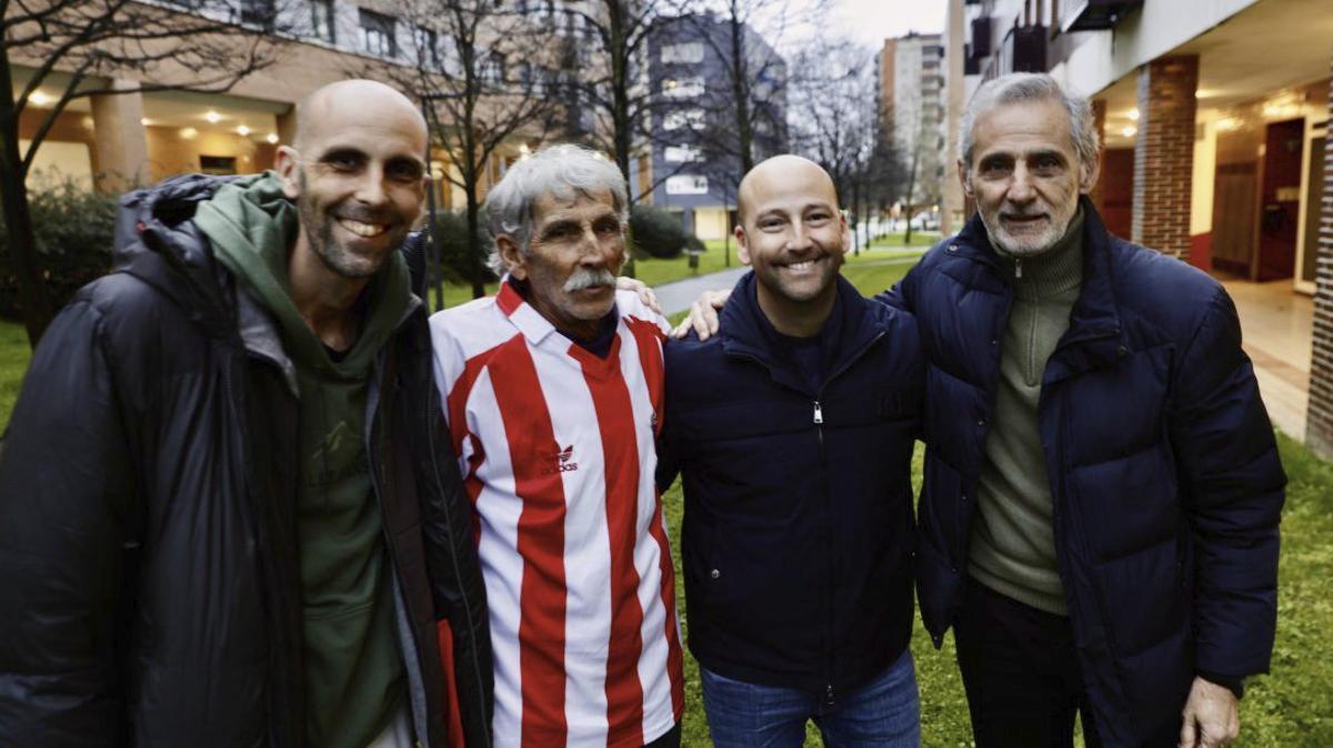 La vuelta de Mesa a Gijón y un abrazo de leyenda