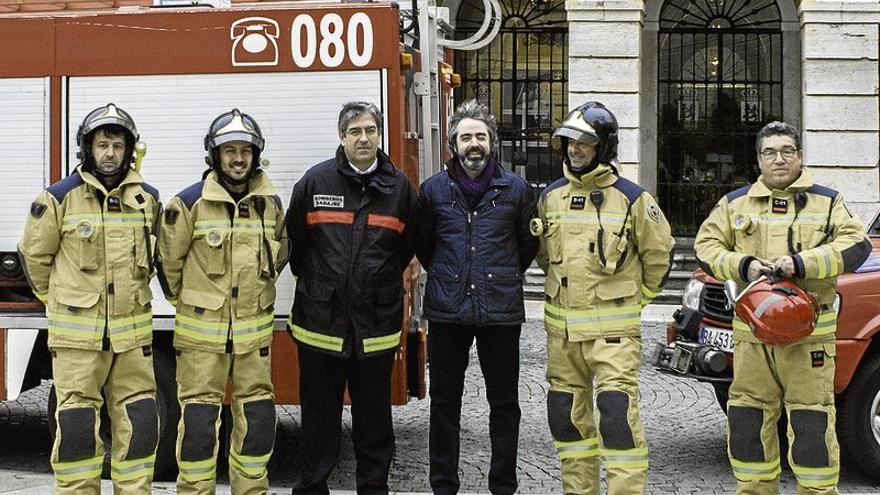 Los bomberos pacenses renuevan su imagen