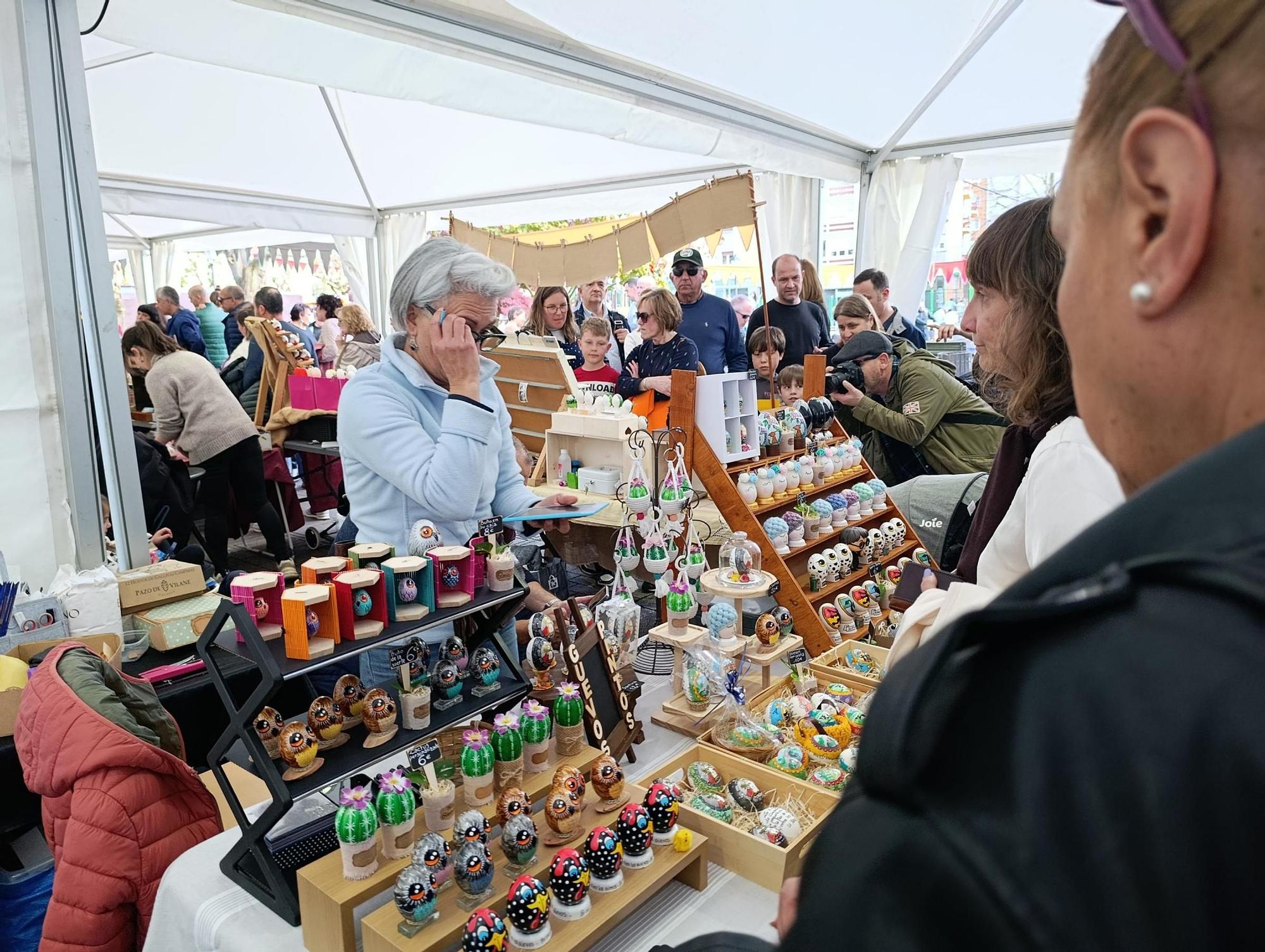 La Pola se llena de Güevos Pintos