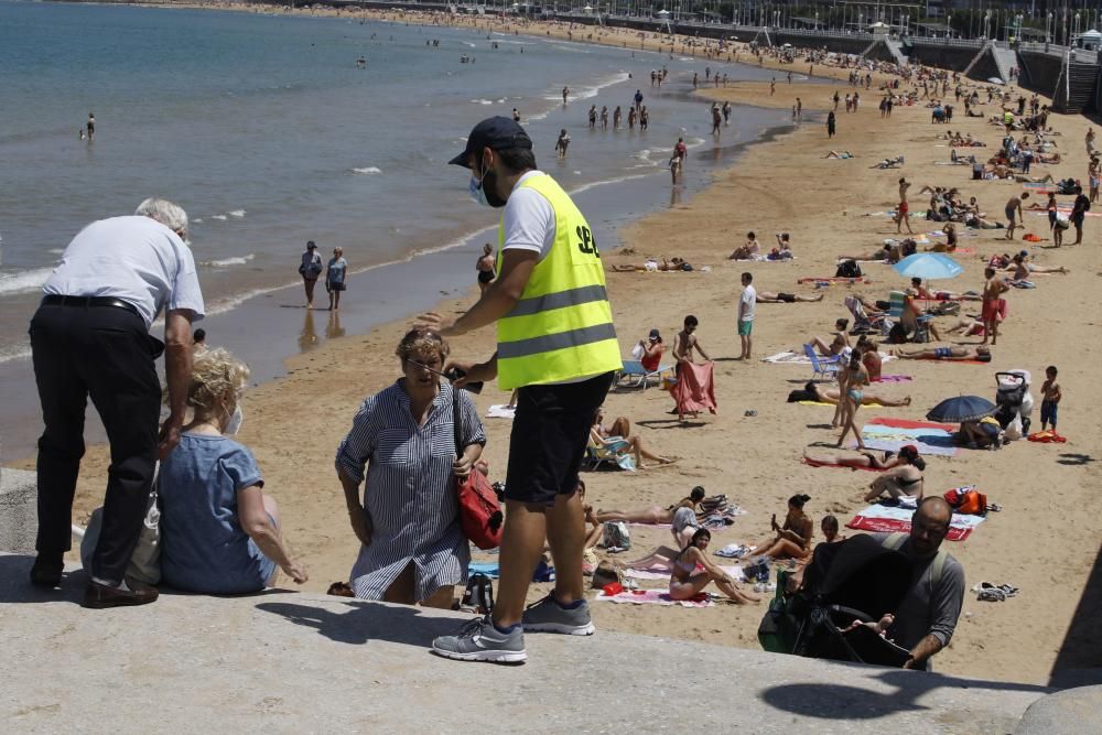 Sábado de playa en Asturias: parcelas de arenal