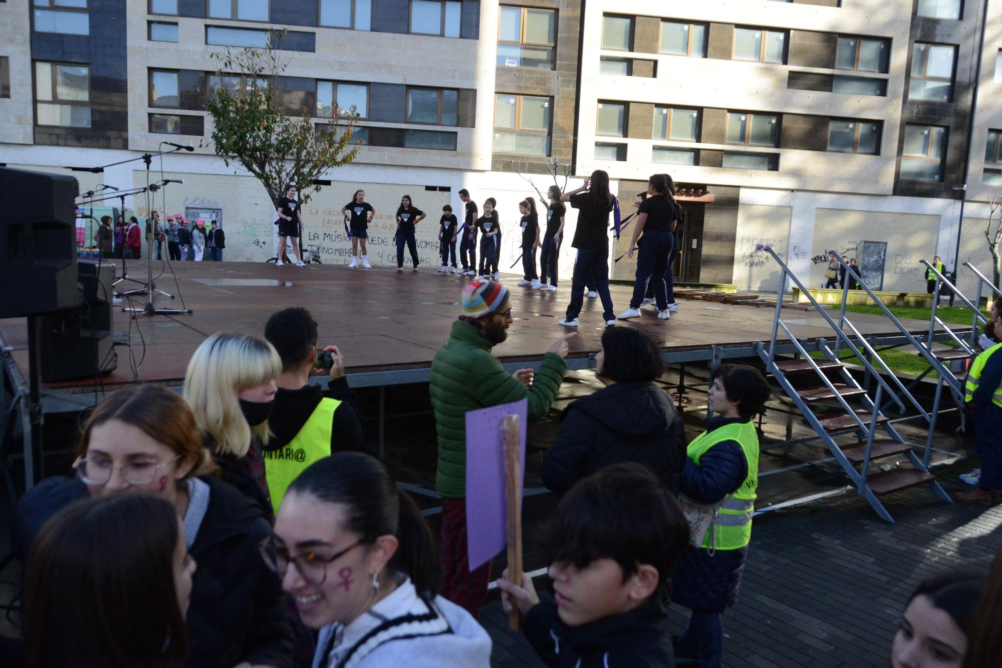 La celebración del Día Internacional contra las Violencias Machistas en Cangas