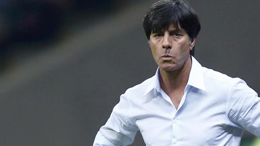 Löw durante el partido ante talia