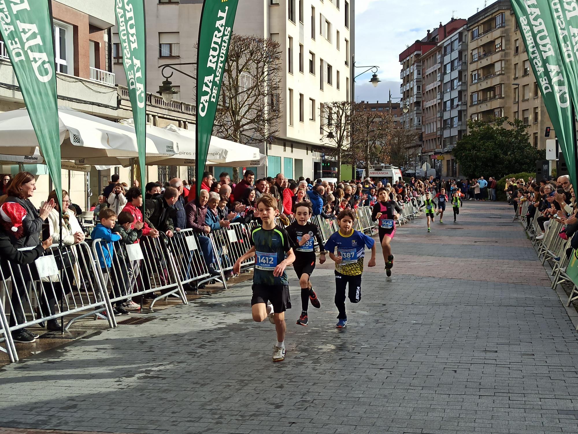 Casi 1.500 participantes disputan la carrera de Fin de Año de Pola de Siero