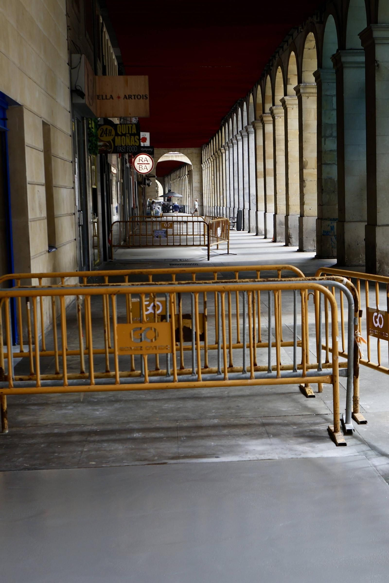 Las pruebas para mejorar el suelo de la calle Marqués de San Esteban, en imágenes