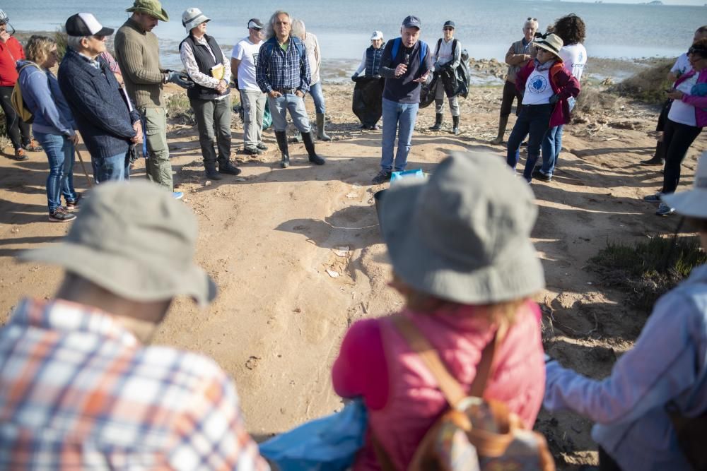 Recogida de plásticos en el Mar Menor