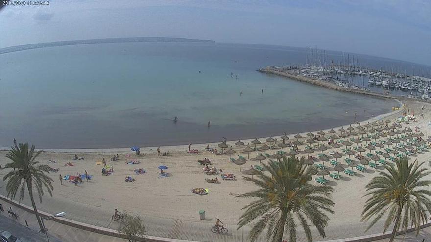 Aufstehen und sofort hingehen! Sonne am Strand von Can Pastilla.