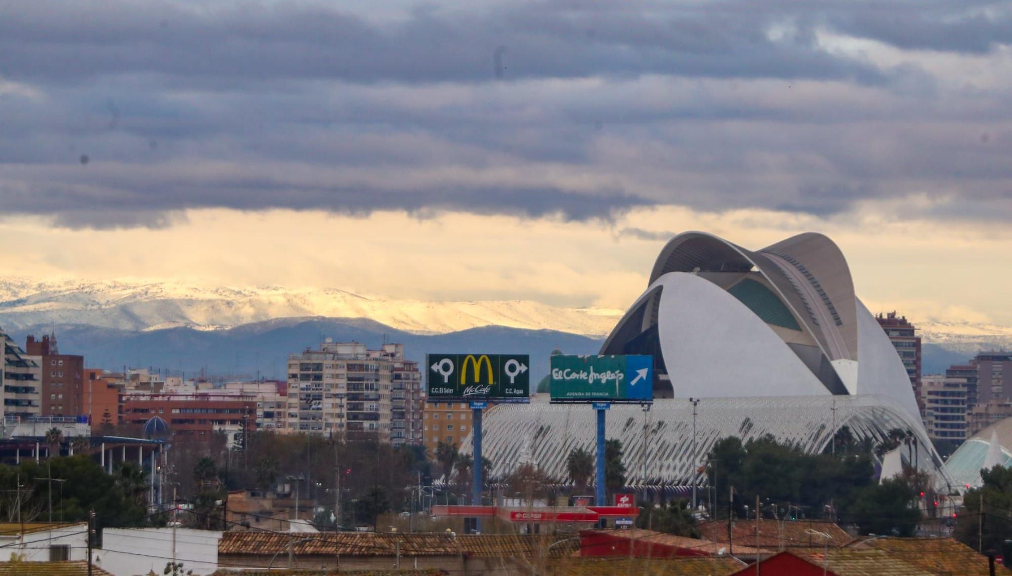 La Calderona, cubierta de blanco