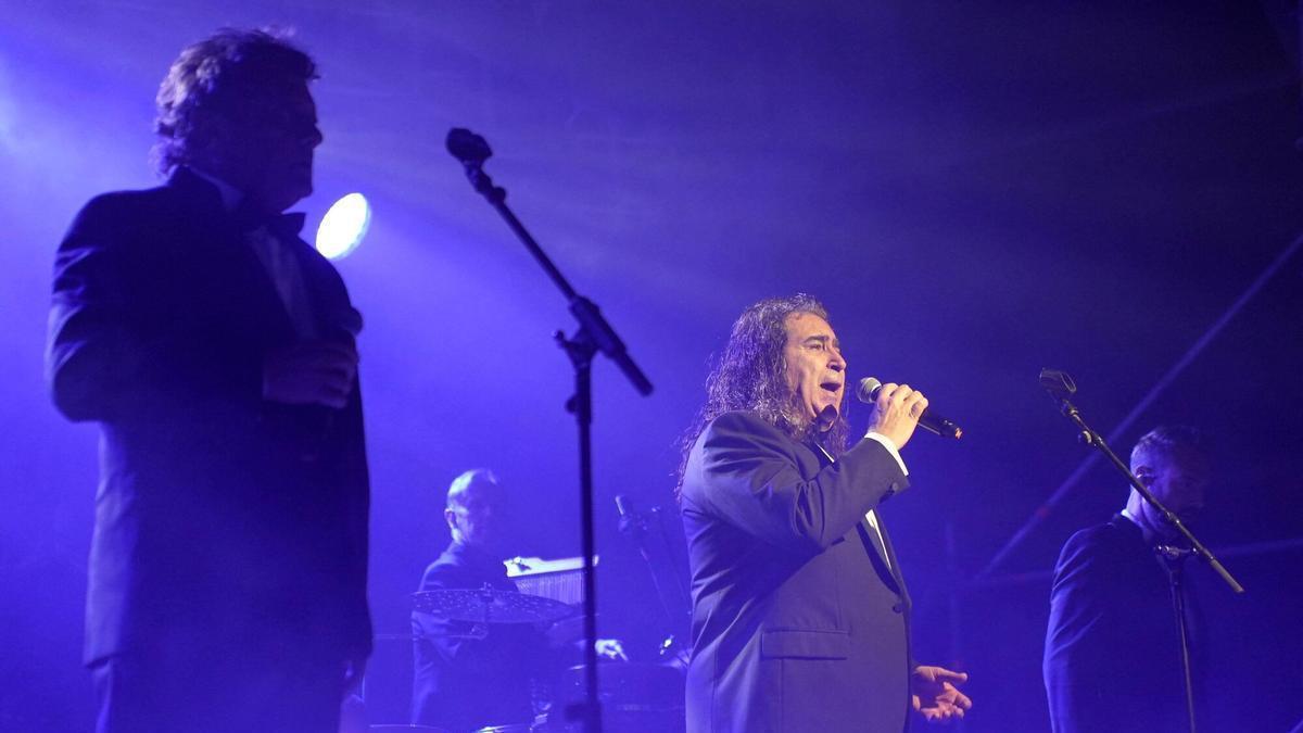 El grupo Cantores de Híspalis durante la presentación de 'Credo. La Pasión se hace música' en Córdoba.