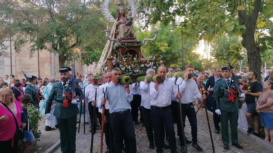 GALERÍA | Toro arropa a su patrona en una procesión histórica