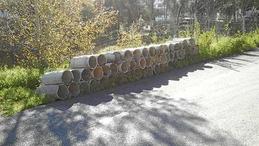 Tuberías con amianto retiradas de la calle Mar Jònica.