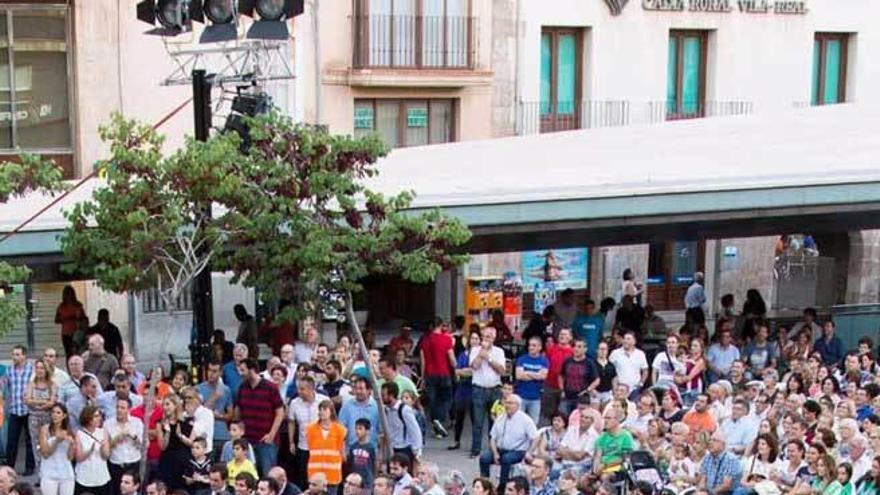 TRES filas de distancia. Javier Tebas, círculo de la derecha, en la presentación en Villarreal del torneo La Liga Promises. Tres filas más atrás, a la izquierda, segundo círculo, Javier Fernández y Ramón de Santiago.