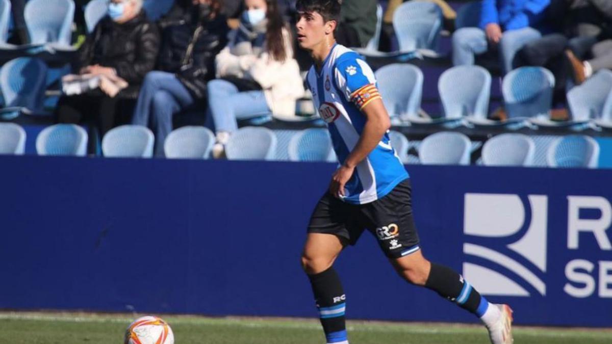 Carlos Alemán en un partido con el juvenil del Espanyol | @_CARLOSALEMAN5