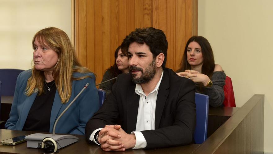 Concejales del PSOE, en el pleno de investidura de Piñeiro como alcaldesa.