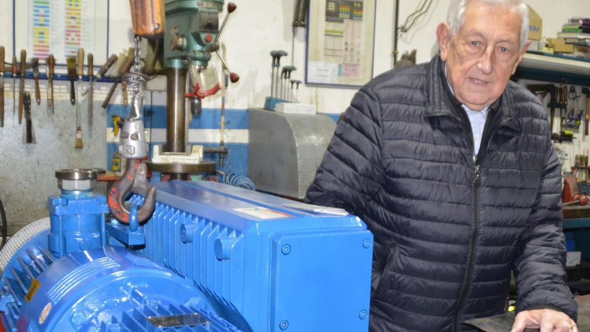 Francesc Bujóns en el taller de l’empresa