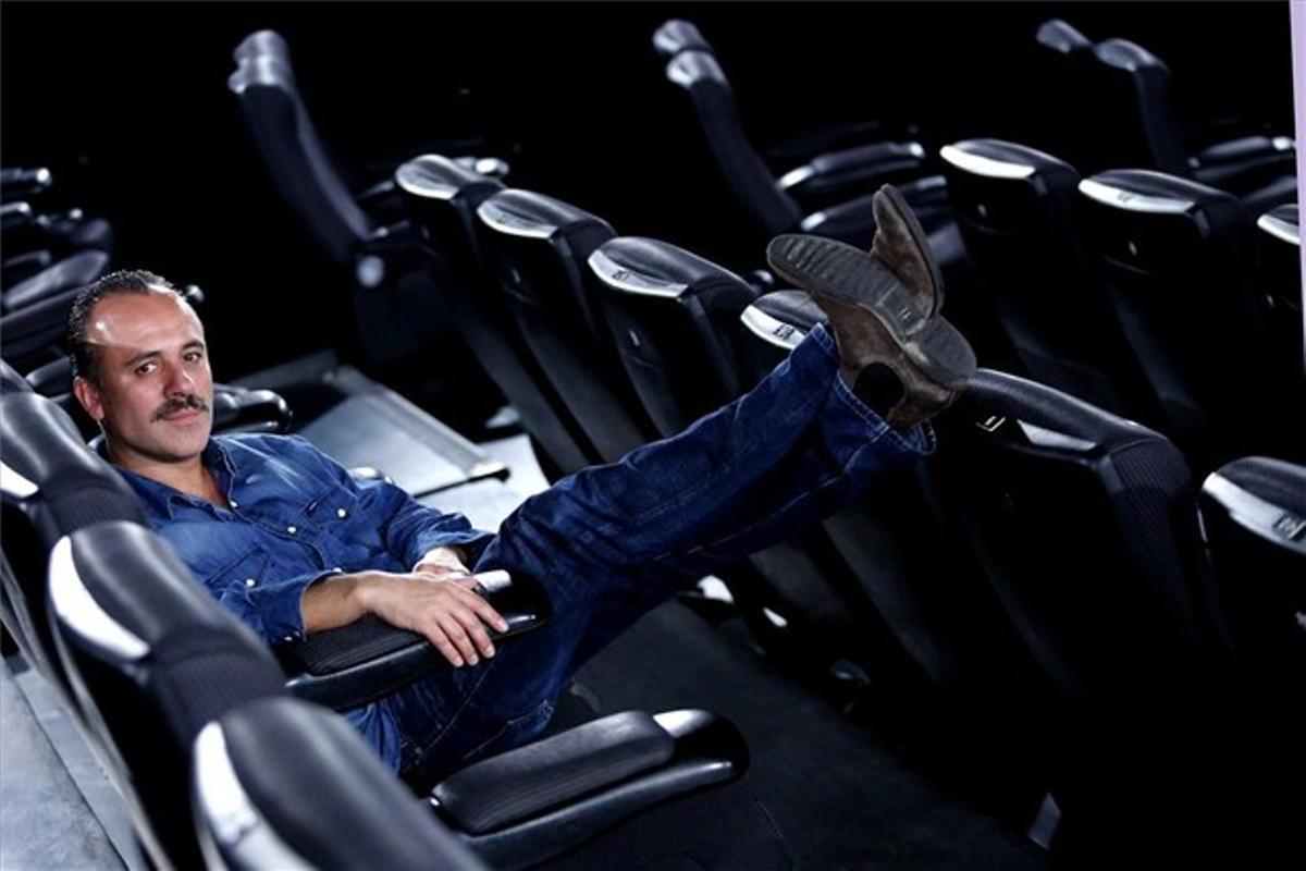 Javier Gutiérrez, en un cine de Madrid, abans de viatjar a Sant Sebastià per presentar ’El club de la canica’.