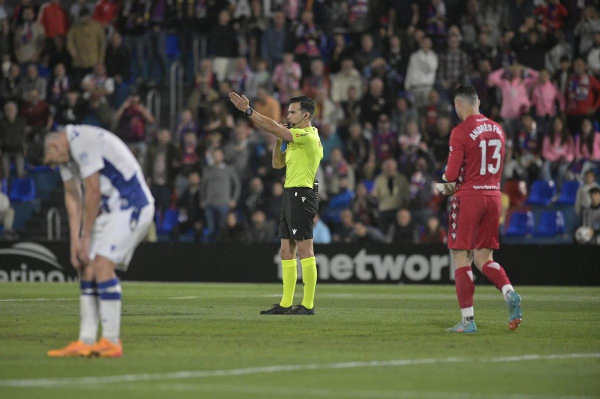 Un paso más hacia la permanencia (0-0)