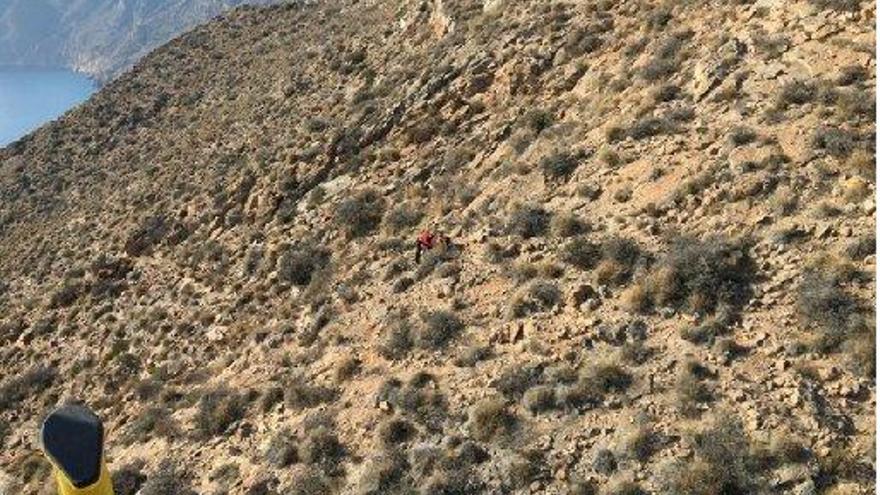 Rescatan a una senderista herida en una pierna en Cartagena