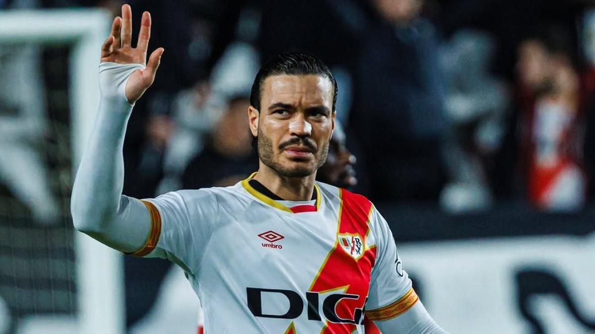 Raúl de Tomás, inscrito por sorpresa por el Rayo Vallecano