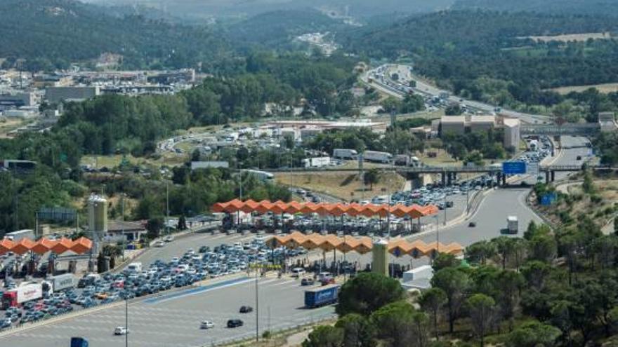 L&#039;autopista i els accessos totalment col·lapsats ahir al migdia a la Jonquera.