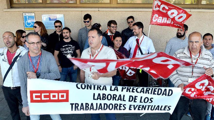 Protesta de los trabajadores de Iberia en el aeropuerto