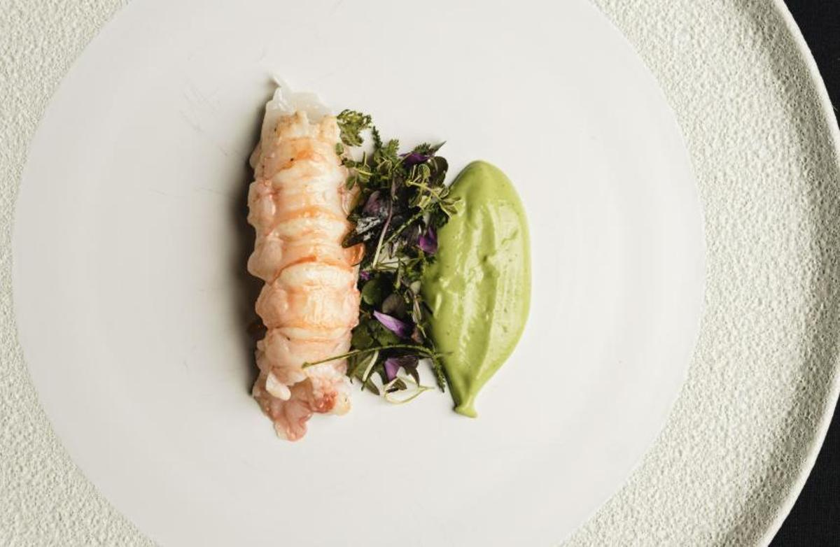 Cigala a la brasa, uno de los platos del menú Compás, en el Corral de la Morería.