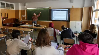 Expertos defienden en Alicante enseñar a usar IA en las aulas de forma ética en lugar de prohibirla