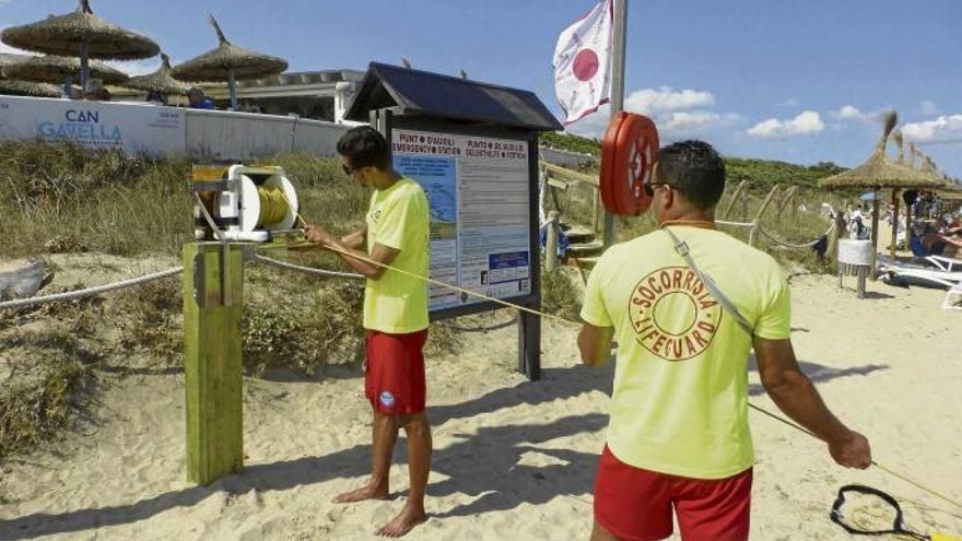 So sieht eines der Rettungsseile aus, die an der Playa de Muro nun Leben retten sollen.