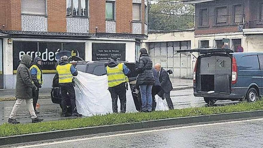 Mata al hermano de su novia de dos puñaladas en Avilés y huye con el arma