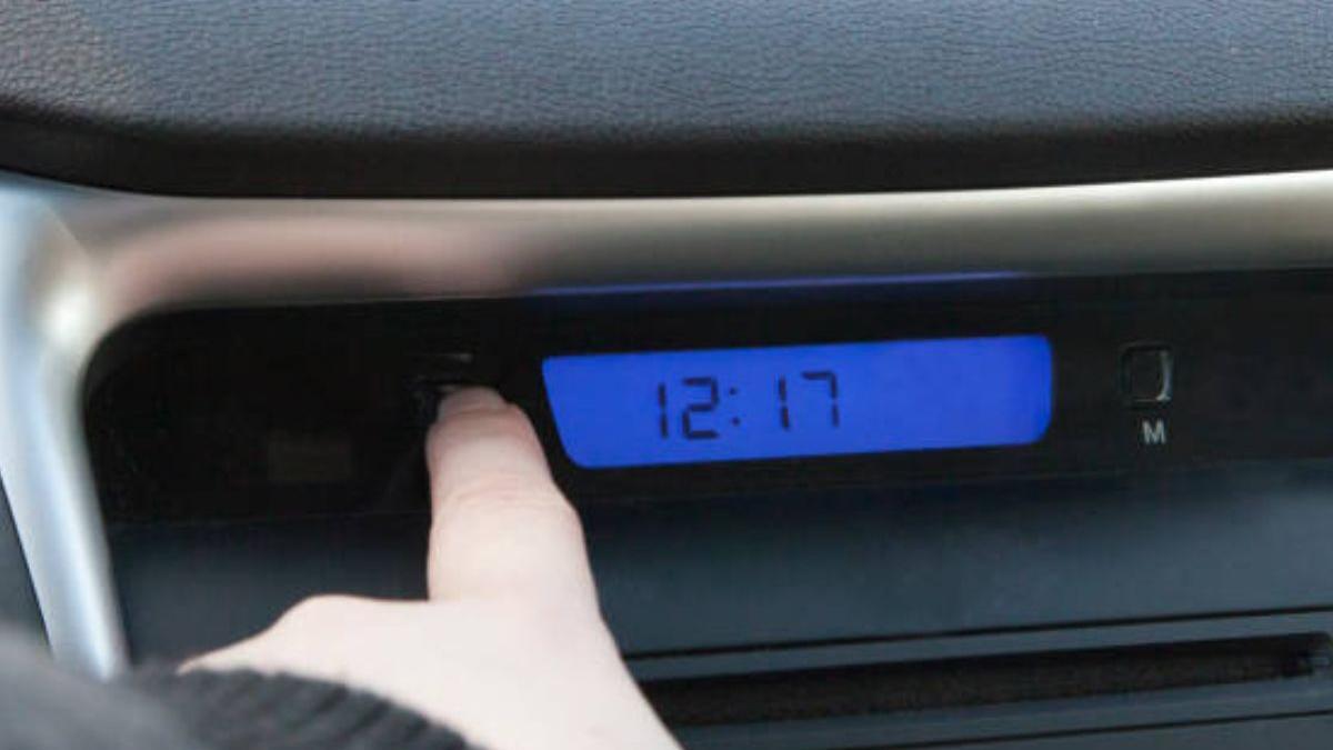 ¿Tienes coche Estos son los conductores perjudicados por el cambio de hora de octubre