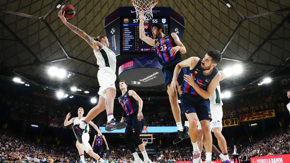 Una jugada del primer partido de cuartos en el Palau.