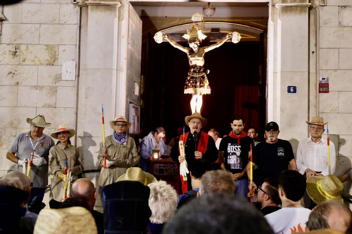El Pasacalles de Cohetes de Lujo deslumbra Paterna antes de la Cordà El Pasacalles de Cohetes de Lujo deslumbra Paterna antes de la Cordà