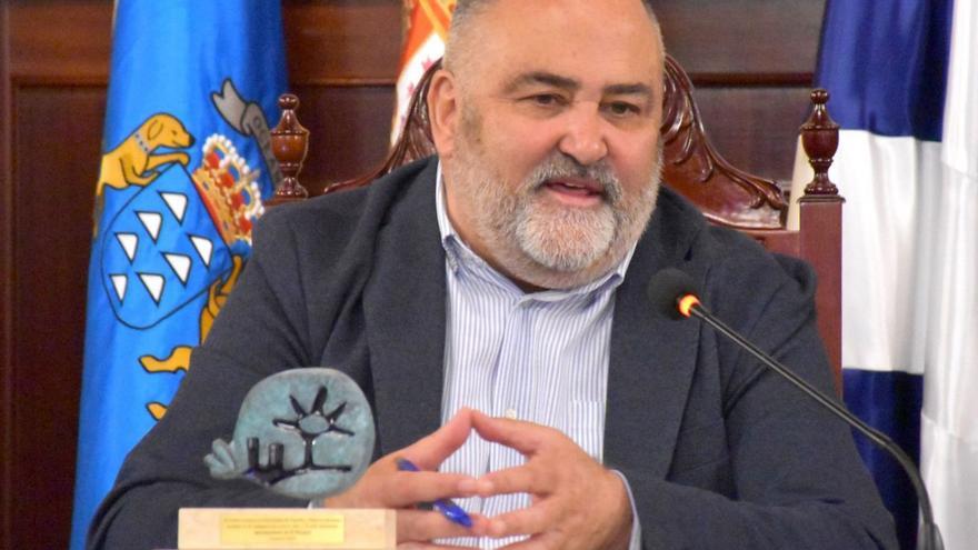 Escolástico Gil: &quot;El Ayuntamiento de El Rosario gestiona sus competencias en emergencias con responsabilidad&quot;