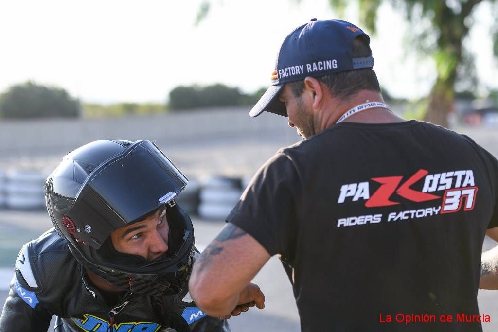 Pedro Acosta y la escuela Pakosta 37 Riders pasan las vacaciones entrenando