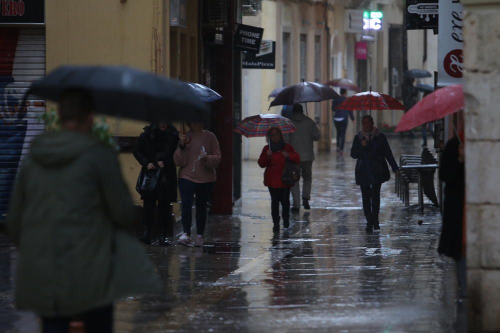 La capital de la Costa del Sol amanece bajo las nubes y con una previsión de lluvias intensas que se quedarán hasta la próxima semana