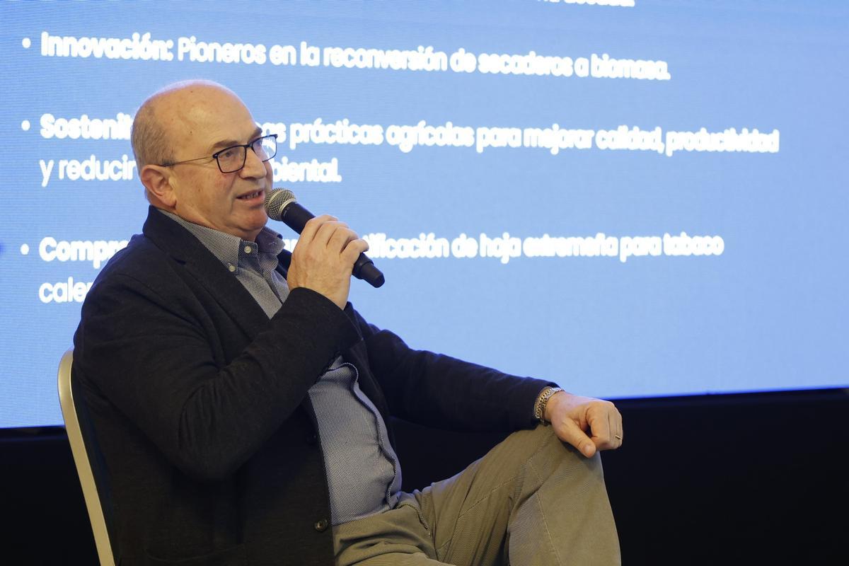 El director de cadena de valor y de relaciones externas de Philip Morris para Europa, Cesare Trippella, durante su intervención.